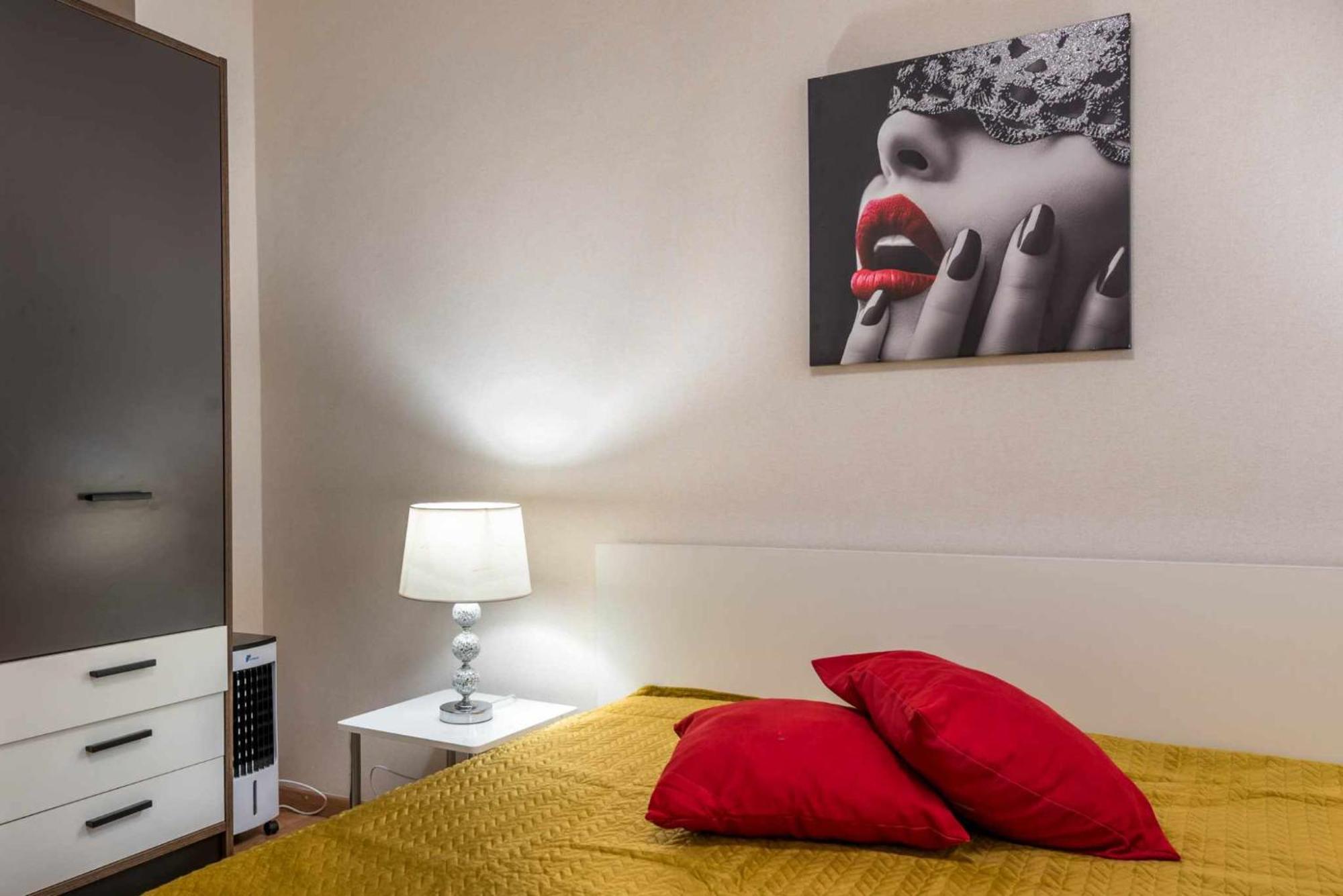 Red Velvet Apartment Varna Exterior photo